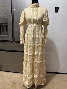 Vintage 1970s Emma Domb Victorian Revival Lace Tiered Maxi Wedding Dress Sz 11